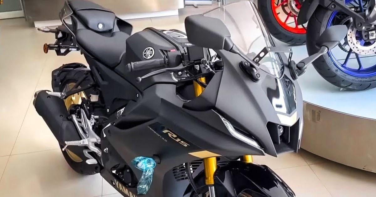 Yamaha R15 V4